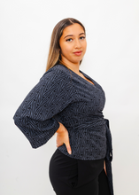 Load image into Gallery viewer, Puhoro Wrap Top