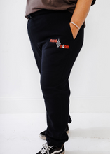 Load image into Gallery viewer, Mana Māori Trackpants - Black