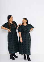 Load image into Gallery viewer, Purapura whetū Dress